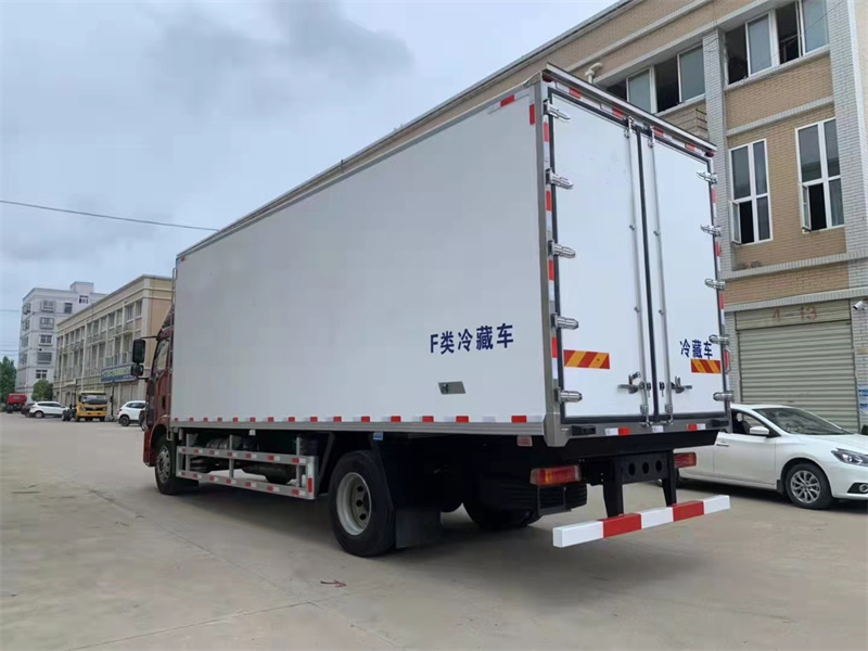 國(guó)六 精英版J6L解放6.8米高頂雙臥冷藏車 國(guó)六 精英版J6L解放6.8米高頂雙臥冷藏車