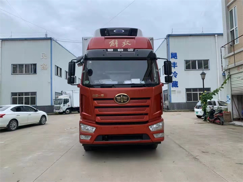 國(guó)六 精英版J6L解放6.8米高頂雙臥冷藏車 國(guó)六 精英版J6L解放6.8米高頂雙臥冷藏車