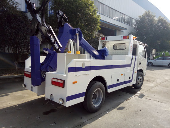 東風(fēng)藍(lán)牌一拖一清障車(國(guó)五排放) 東風(fēng)藍(lán)牌一拖一清障車(國(guó)五排放)