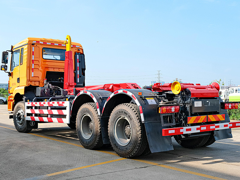 德龍后雙橋18方勾臂垃圾車 德龍后雙橋18方勾臂垃圾車
