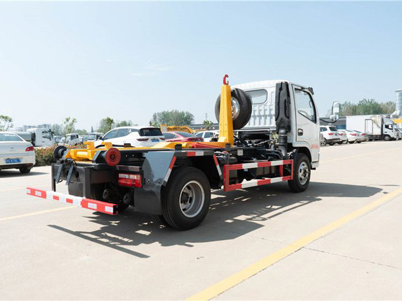 藍(lán)牌東風(fēng)多利卡5方勾臂垃圾車 藍(lán)牌東風(fēng)多利卡5方勾臂垃圾車