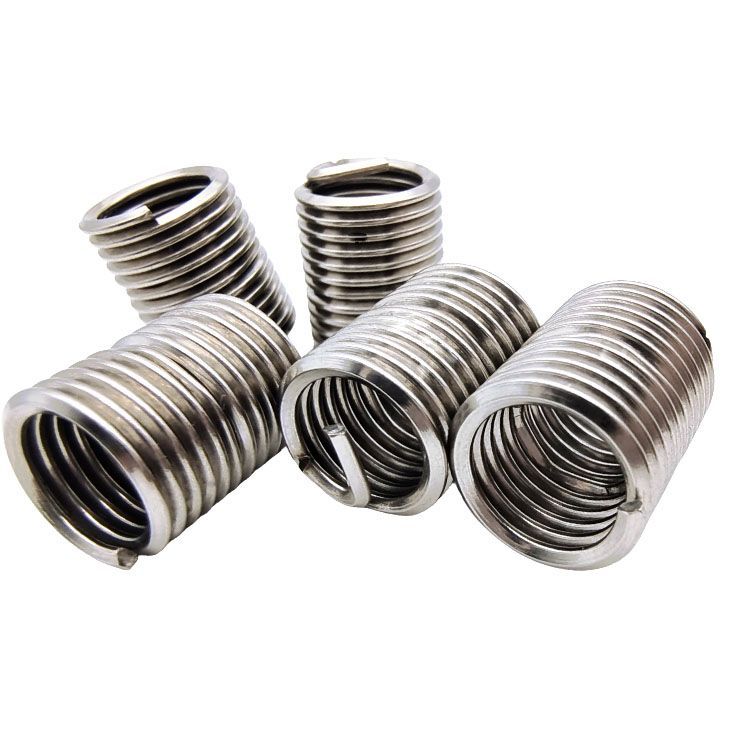 問(wèn)題四：螺栓擰入裝好螺套的孔的過(guò)程中，螺套隨螺栓一起旋轉(zhuǎn)？